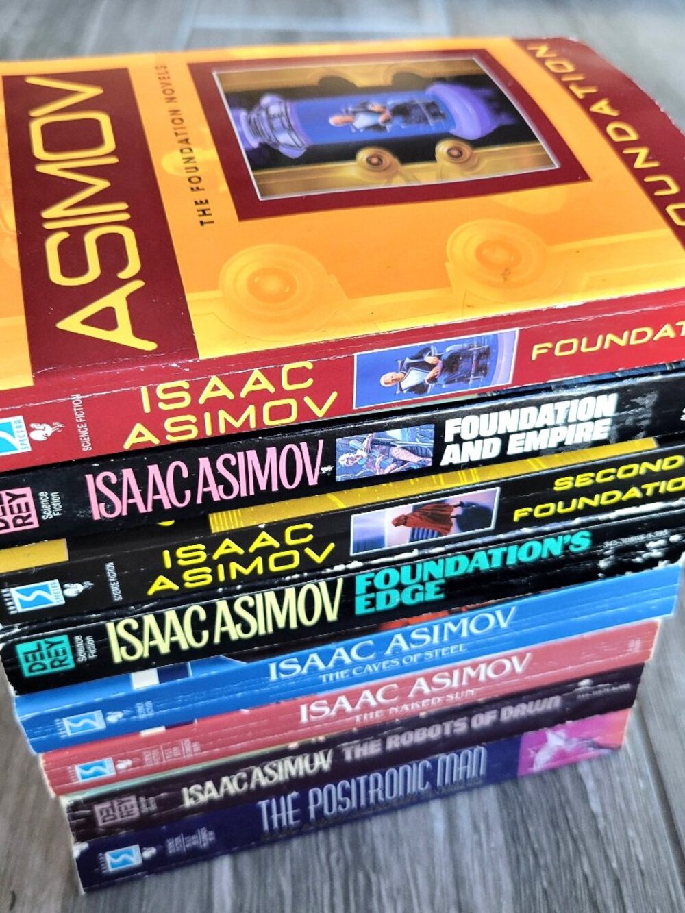 ISAAC ASIMOV VINTAGE SCIENCE FICTION LOT OF PAPERBACK BOOKS FOUNDATION, ROBOT